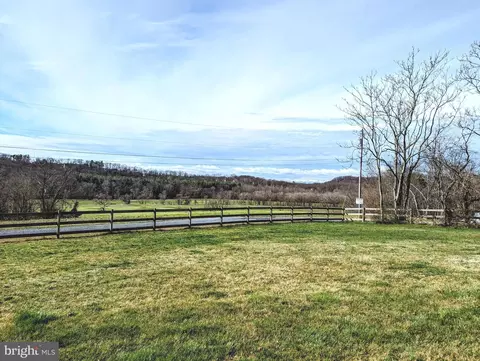 Exterior - 6719 Plantation Rd, Frederick, MD 21701 photo 19 of 20