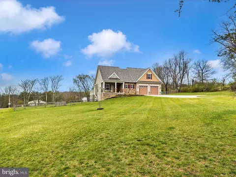 Exterior - 6719 Plantation Rd, Frederick, MD 21701 photo 16 of 20