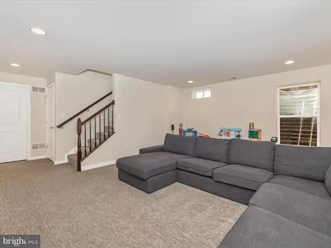 Living - 5512 Hawk Ridge Rd, Frederick, MD 21704 photo 5 of 5