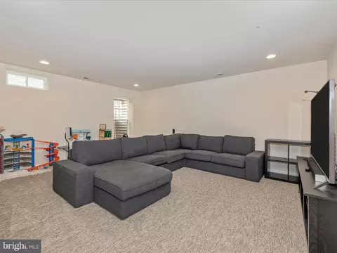 Living - 5512 Hawk Ridge Rd, Frederick, MD 21704 photo 4 of 5