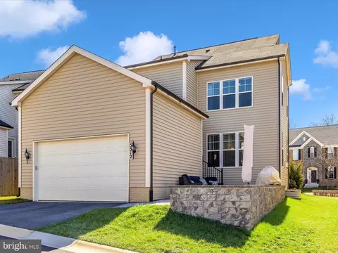 Exterior - 5512 Hawk Ridge Rd, Frederick, MD 21704 photo 10 of 12