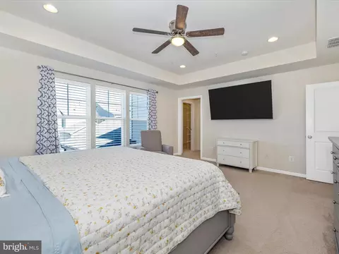 Bedroom - 5512 Hawk Ridge Rd, Frederick, MD 21704 photo 3 of 6