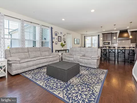 Living - 5512 Hawk Ridge Rd, Frederick, MD 21704 photo 1 of 5