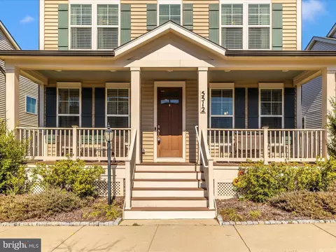 Exterior - 5512 Hawk Ridge Rd, Frederick, MD 21704 photo 4 of 12