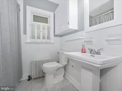 Bath - 24 W 12th St, Frederick, MD 21701 photo 2 of 7