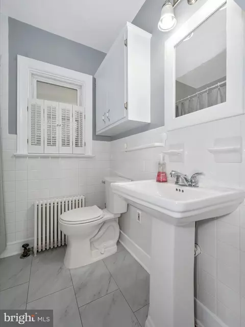 Bath - 24 W 12th St, Frederick, MD 21701 photo 3 of 7