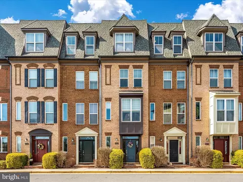 1407 Trafalgar Ln, Frederick, MD 21701