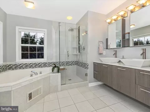 Bath - 840 Geronimo Dr, Frederick, MD 21701 photo 3 of 5