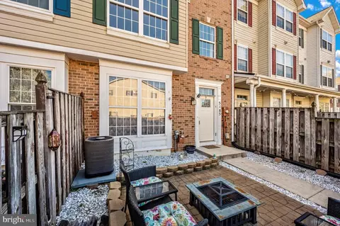 Exterior - 5185 Duke Ct, Frederick, MD 21703 photo 2 of 5
