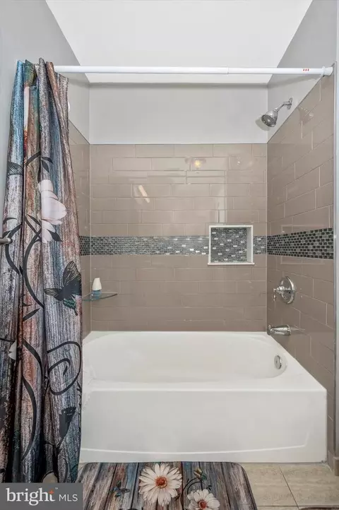 Bath - 5185 Duke Ct, Frederick, MD 21703 photo 5 of 5