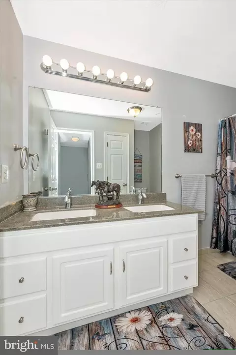 Bath - 5185 Duke Ct, Frederick, MD 21703 photo 4 of 5