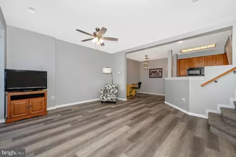 Entry Way - 5185 Duke Ct, Frederick, MD 21703 photo 6 of 11