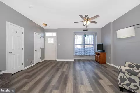 Entry Way - 5185 Duke Ct, Frederick, MD 21703 photo 3 of 11
