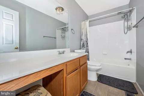 Bath - 5185 Duke Ct, Frederick, MD 21703 photo 2 of 5