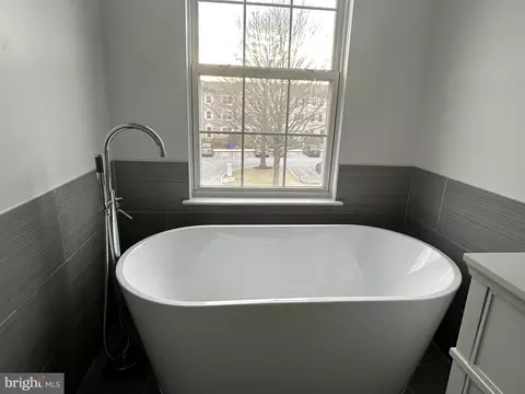 Bath - 5039 Saint Simon Ter, Frederick, MD 21703 photo 6 of 12