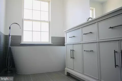 Bath - 5039 Saint Simon Ter, Frederick, MD 21703 photo 5 of 12