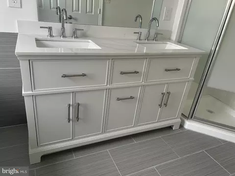 Bath - 5039 Saint Simon Ter, Frederick, MD 21703 photo 7 of 12