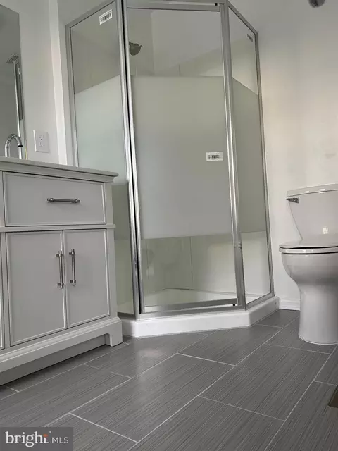 Bath - 5039 Saint Simon Ter, Frederick, MD 21703 photo 8 of 12