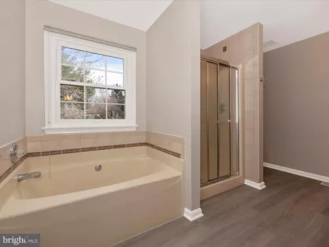 Bath - 2432 Cobblestone Way, Frederick, MD 21702 photo 2 of 4