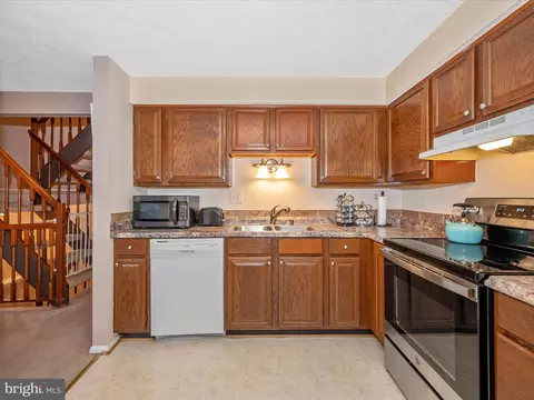 Kitchen - 6629 Haydown Ct, Frederick, MD 21703 photo 2 of 5