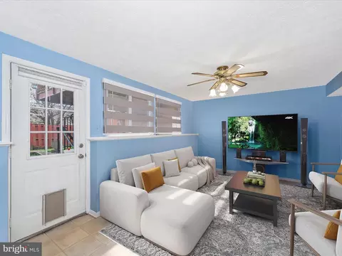 Living - 6629 Haydown Ct, Frederick, MD 21703 photo 4 of 4