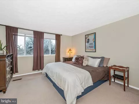 Bedroom - 6629 Haydown Ct, Frederick, MD 21703 photo 3 of 7