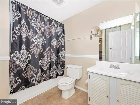 Bath - 6629 Haydown Ct, Frederick, MD 21703 photo 2 of 2
