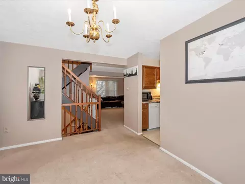 Living - 6629 Haydown Ct, Frederick, MD 21703 photo 3 of 4