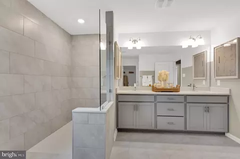 Bath - 736 Bond St, Frederick, MD 21701 photo 7 of 7