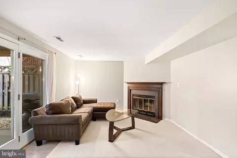 Living - 8002 Reed Ct, Frederick, MD 21701 photo 4 of 6