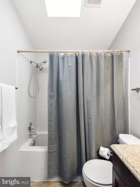 Bath - 8002 Reed Ct, Frederick, MD 21701 photo 3 of 5