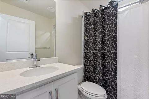 Bath - 364 Tiller St, Frederick, MD 21701 photo 2 of 7