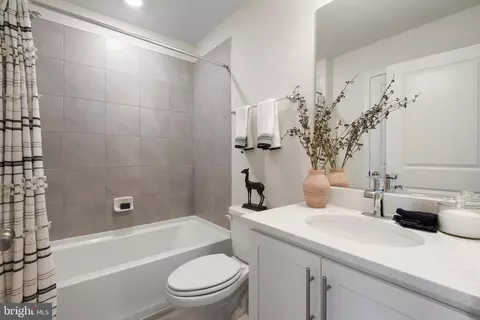 Bath - 364 Tiller St, Frederick, MD 21701 photo 7 of 7