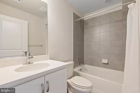 Bath - 364 Tiller St, Frederick, MD 21701 photo 5 of 7