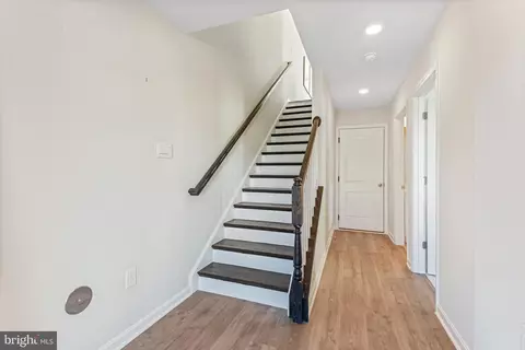 Entry Way - 364 Tiller St, Frederick, MD 21701 photo 2 of 3
