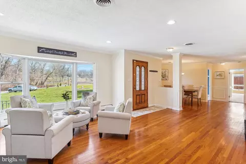 Living - 6044 Linganore Rd, Frederick, MD 21701 photo 1 of 2