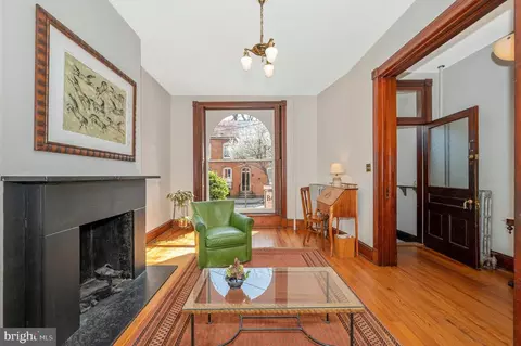 41 E 3rd St E, Frederick, MD 21701 photo 2