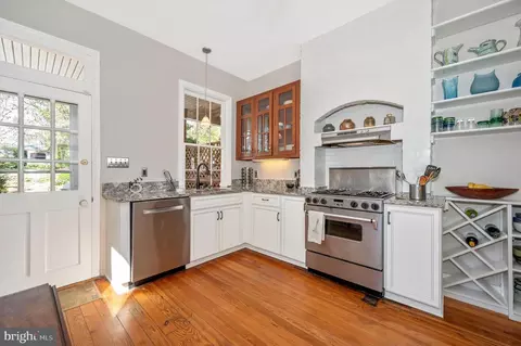 41 E 3rd St E, Frederick, MD 21701 photo 3