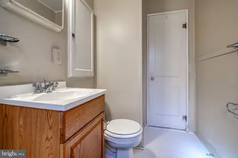 Bath - 421 Lee Pl, Frederick, MD 21702 photo 2 of 2