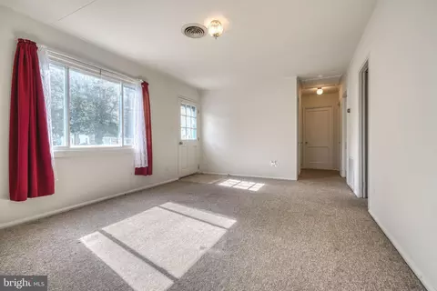 Entry Way - 421 Lee Pl, Frederick, MD 21702 photo 1 of 5
