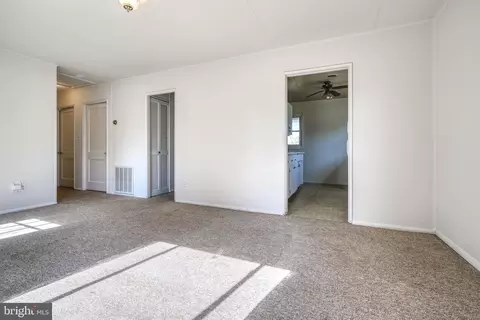 Entry Way - 421 Lee Pl, Frederick, MD 21702 photo 4 of 5