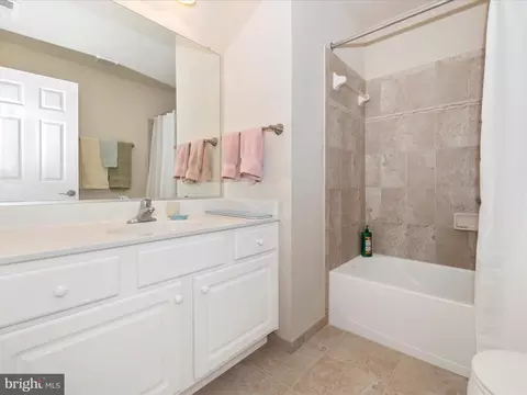 Bath - 2421 Mill Race Rd, Frederick, MD 21701 photo 4 of 5