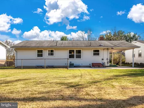 Exterior - 1131 Young Pl, Frederick, MD 21702 photo 6 of 16