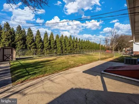 Exterior - 1131 Young Pl, Frederick, MD 21702 photo 12 of 16