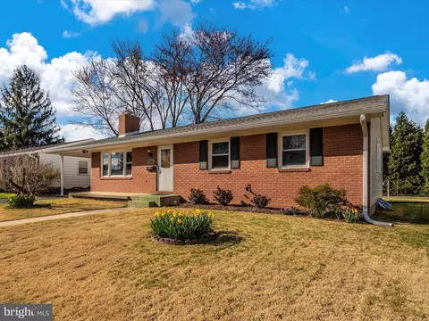Exterior - 1131 Young Pl, Frederick, MD 21702 photo 14 of 16