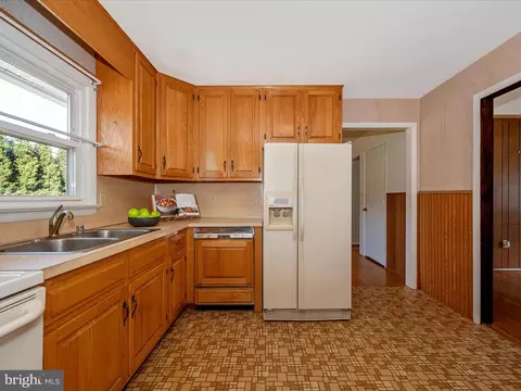 Kitchen - 1131 Young Pl, Frederick, MD 21702 photo 6 of 6