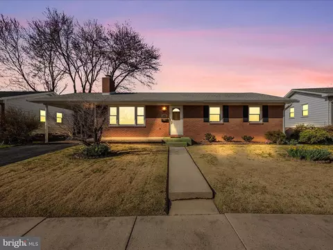1131 Young Pl, Frederick, MD 21702