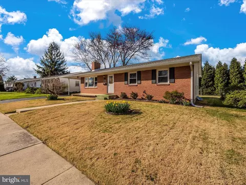 Exterior - 1131 Young Pl, Frederick, MD 21702 photo 13 of 16