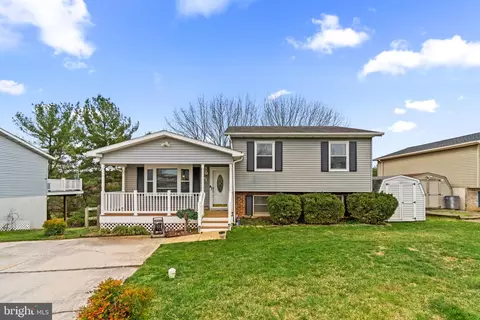 1004 Crown St, Mount Airy, MD 21771