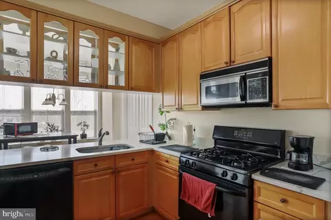 Kitchen - 2500 Waterside Dr #415, Frederick, MD 21701 photo 2 of 5